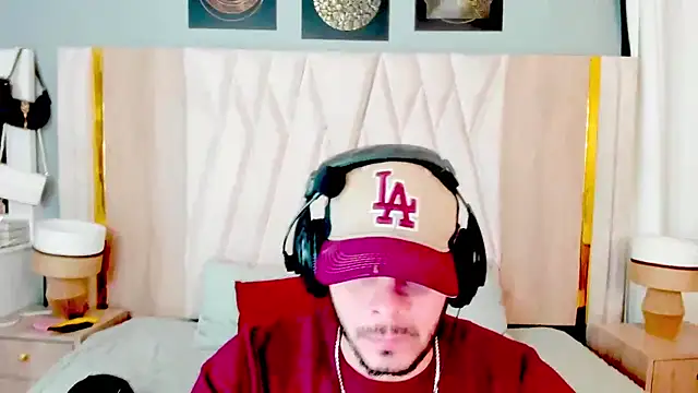 hottstuffx69 online show from 11/08/25, 03:54