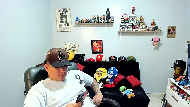 Snapshot of ney_22 chatting on 06/06/26, 01:33 ney 22 online show from 06/06/26, 01:33