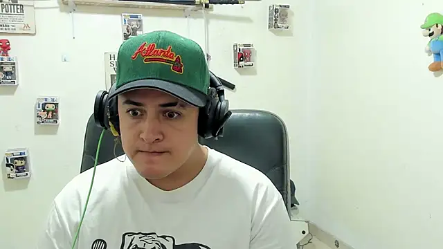 Snapshot of ney_22 chatting on 09/26/25, 02:18 ney 22 online show from 09/26/25, 02:18
