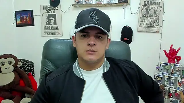 Snapshot of ney_22 chatting on 02/15/25, 01:31 ney 22 online show from 02/15/25, 01:31