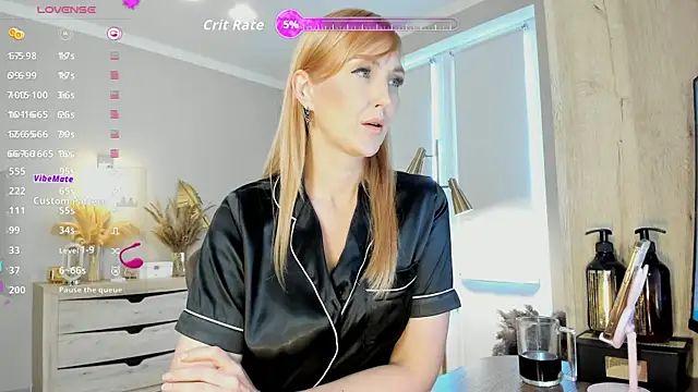 Snapshot of HotyPlays chatting on 06/26/26, 01:17 HotyPlays online show from 06/26/26, 01:17