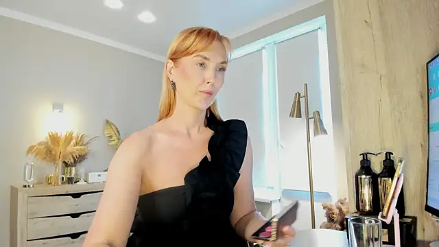 Snapshot of HotyPlays chatting on 06/14/26, 01:23 HotyPlays online show from 06/14/26, 01:23