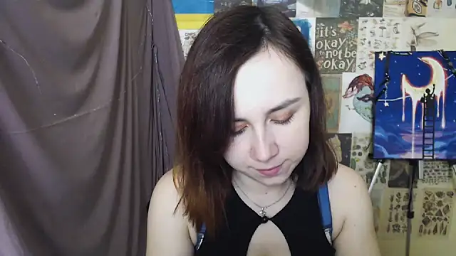 Snapshot of VeryVeryVeryShy_ chatting on 03/13/25, 06:48 VeryVeryVeryShy online show from 03/13/25, 06:48