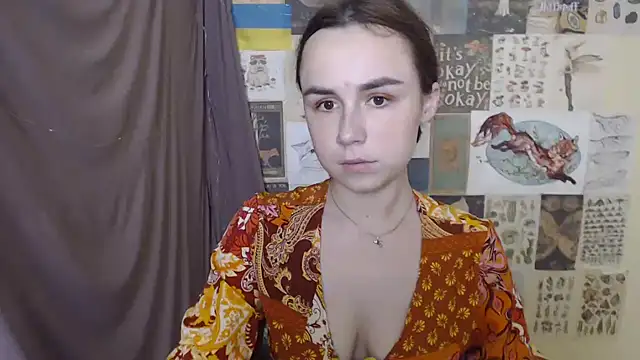 Snapshot of VeryVeryVeryShy_ chatting on 11/23/25, 11:20 VeryVeryVeryShy online show from 11/23/25, 11:20