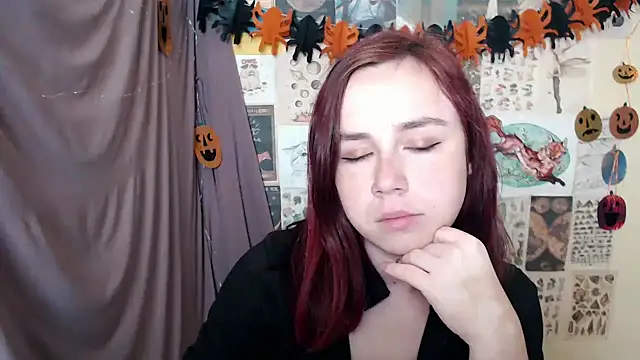 Snapshot of VeryVeryVeryShy_ chatting on 10/08/25, 05:09 VeryVeryVeryShy online show from 10/08/25, 05:09