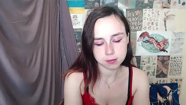 Snapshot of VeryVeryVeryShy_ chatting on 09/10/25, 05:28 VeryVeryVeryShy online show from 09/10/25, 05:28