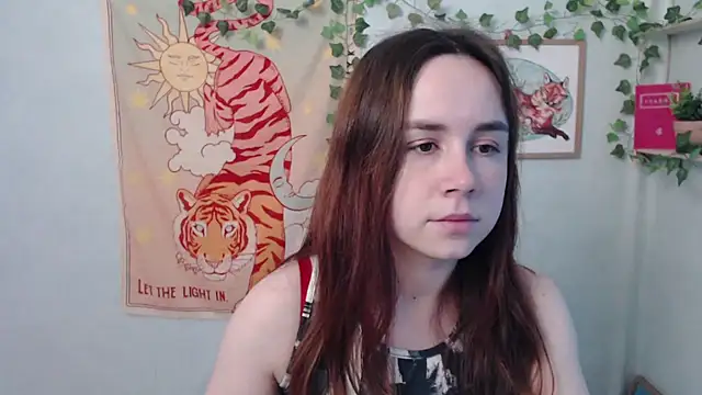 Snapshot of VeryVeryVeryShy_ chatting on 05/16/26, 05:28 VeryVeryVeryShy online show from 05/16/26, 05:28