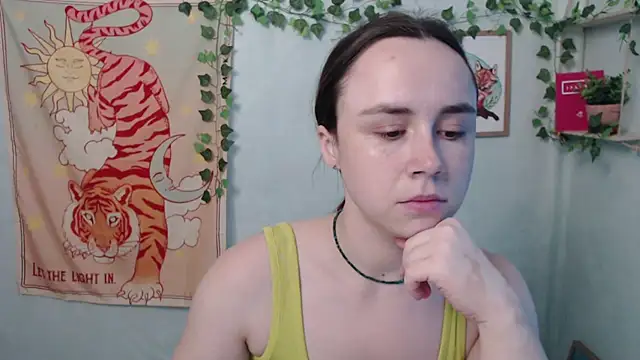 Snapshot of VeryVeryVeryShy_ chatting on 07/16/26, 05:26 VeryVeryVeryShy online show from 07/16/26, 05:26
