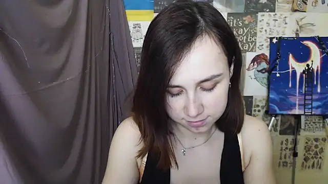 Snapshot of VeryVeryVeryShy_ chatting on 03/18/25, 09:56 VeryVeryVeryShy online show from 03/18/25, 09:56