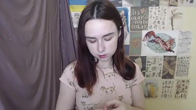 Snapshot of VeryVeryVeryShy_ chatting on 12/05/25, 08:24 VeryVeryVeryShy online show from 12/05/25, 08:24