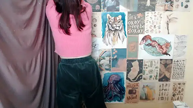 Snapshot of VeryVeryVeryShy_ chatting on 10/02/25, 05:33 VeryVeryVeryShy online show from 10/02/25, 05:33