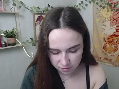Snapshot of VeryVeryVeryShy_ chatting on 04/25/26, 05:32 VeryVeryVeryShy online show from 04/25/26, 05:32