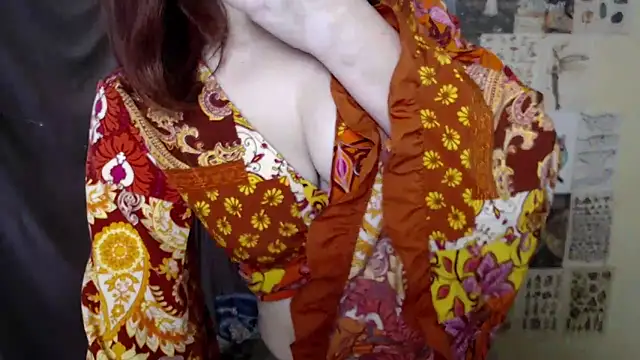 Snapshot of VeryVeryVeryShy_ chatting on 11/10/25, 09:03 VeryVeryVeryShy online show from 11/10/25, 09:03