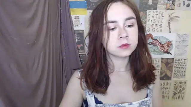 Snapshot of VeryVeryVeryShy_ chatting on 11/28/25, 07:30 VeryVeryVeryShy online show from 11/28/25, 07:30