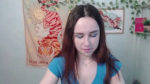 Snapshot of VeryVeryVeryShy_ chatting on 05/18/26, 05:45 VeryVeryVeryShy online show from 05/18/26, 05:45