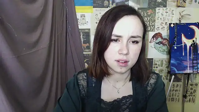 Snapshot of VeryVeryVeryShy_ chatting on 03/22/25, 04:14 VeryVeryVeryShy online show from 03/22/25, 04:14