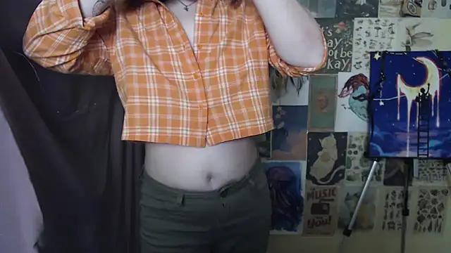 Snapshot of VeryVeryVeryShy_ chatting on 03/07/25, 12:34 VeryVeryVeryShy online show from 03/07/25, 12:34