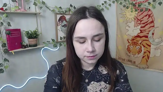 VeryVeryVeryShy  online show from 04/16/26, 05:41