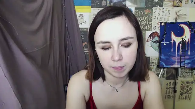 Snapshot of VeryVeryVeryShy_ chatting on 03/08/25, 10:43 VeryVeryVeryShy online show from 03/08/25, 10:43