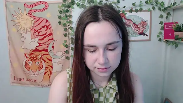 Snapshot of VeryVeryVeryShy_ chatting on 06/02/26, 05:40 VeryVeryVeryShy online show from 06/02/26, 05:40