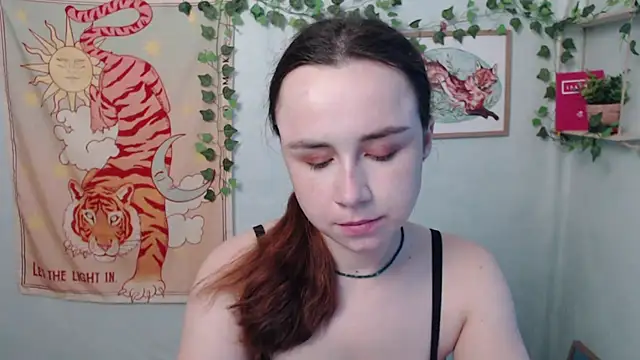 Snapshot of VeryVeryVeryShy_ chatting on 07/15/26, 05:47 VeryVeryVeryShy online show from 07/15/26, 05:47