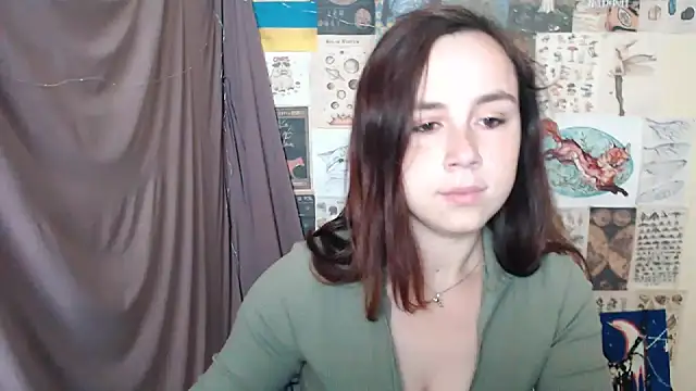 Snapshot of VeryVeryVeryShy_ chatting on 09/13/25, 05:40 VeryVeryVeryShy online show from 09/13/25, 05:40