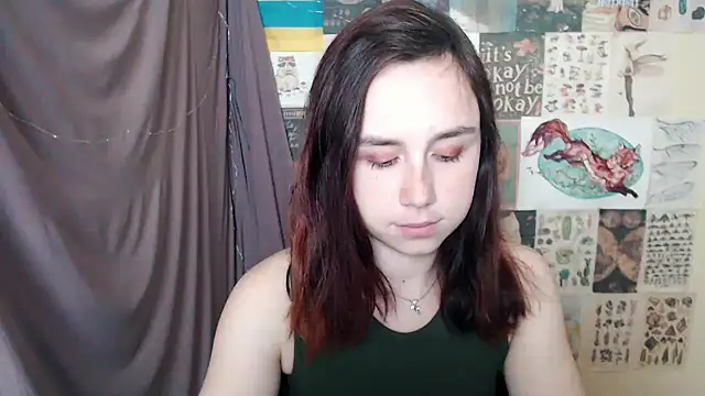 Snapshot of VeryVeryVeryShy_ chatting on 09/22/25, 05:24 VeryVeryVeryShy online show from 09/22/25, 05:24