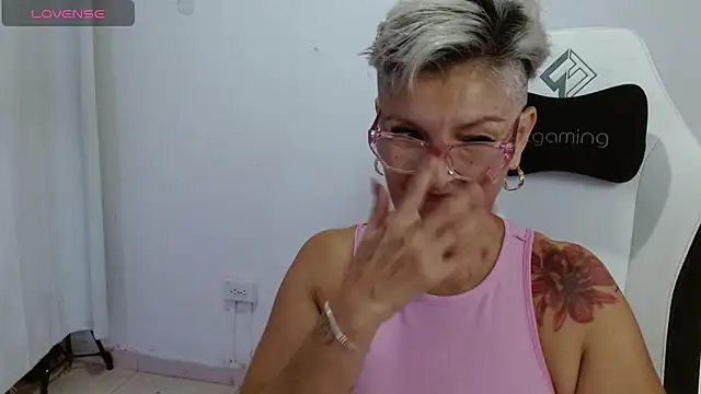 bety-cum2 online show from 05/09/26, 11:57