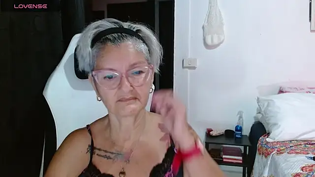 bety-cum2 online show from 04/15/26, 10:21