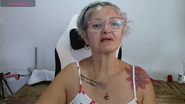 bety-cum2 online show from 04/28/26, 10:41
