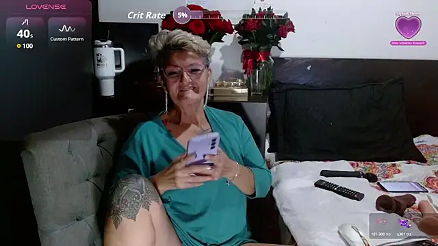 Snapshot of bety-cum2 chatting on 10/11/25, 10:55 bety-cum2 online show from 10/11/25, 10:55