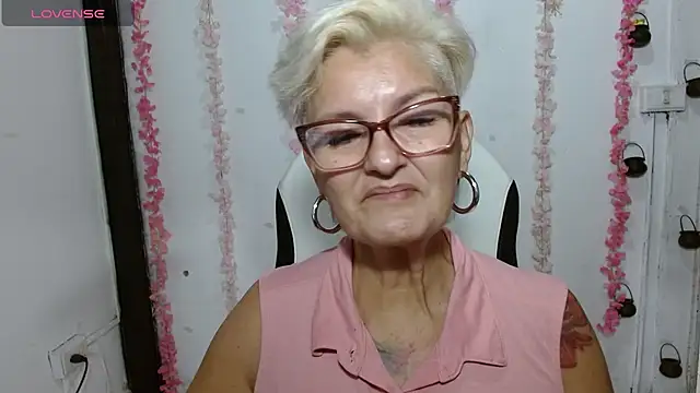 Snapshot of bety-cum2 chatting on 07/05/26, 12:34 bety-cum2 online show from 07/05/26, 12:34