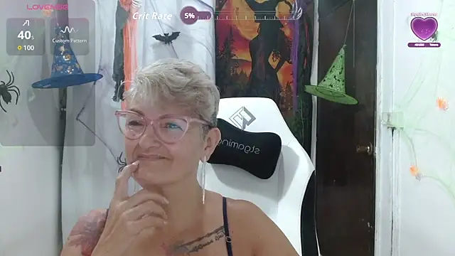 Snapshot of bety-cum2 chatting on 10/02/25, 09:01 bety-cum2 online show from 10/02/25, 09:01