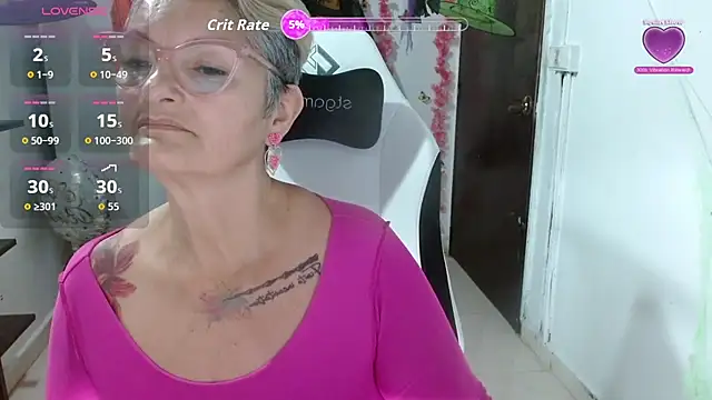 bety-cum2 online show from 10/31/25, 10:12