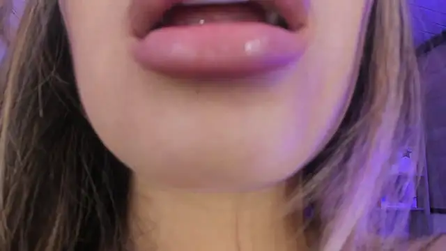 Snapshot of little_antonela chatting on 03/19/25, 06:55 little antonela online show from 03/19/25, 06:55