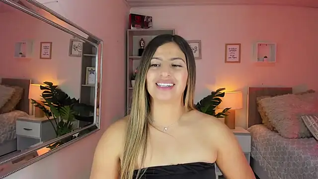 Snapshot of little_antonela chatting on 02/04/25, 05:12 little antonela online show from 02/04/25, 05:12