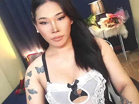 Snapshot of Ur_Fantastic_Lina chatting on 10/19/25, 03:59 Ur Fantastic Lina online show from 10/19/25, 03:59
