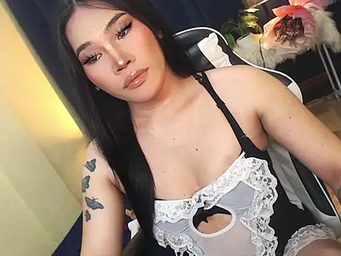 Ur Fantastic Lina online show from 10/26/25, 04:40