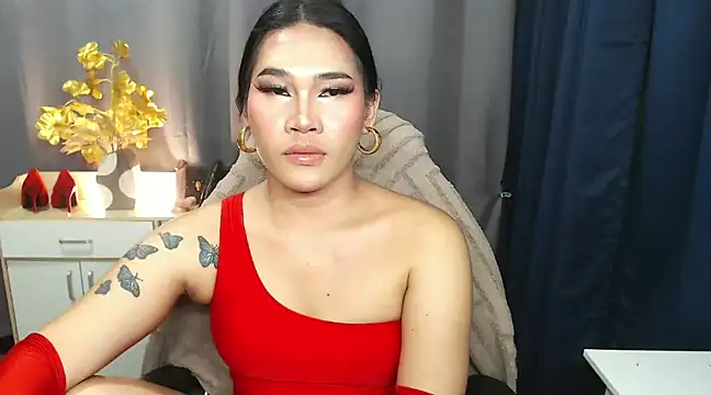 Snapshot of Ur_Fantastic_Lina chatting on 01/23/25, 05:21 Ur Fantastic Lina online show from 01/23/25, 05:21