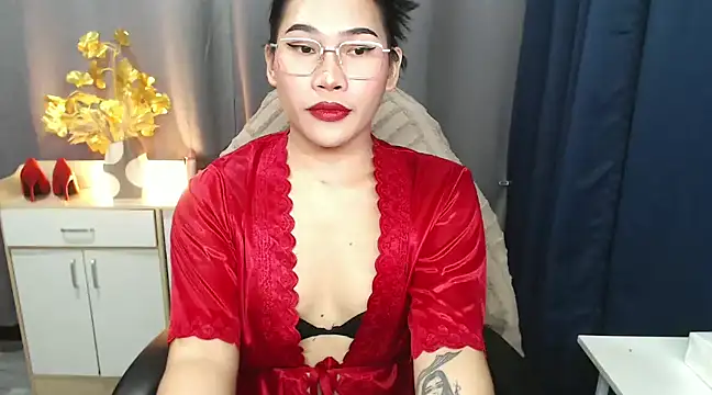 Snapshot of Ur_Fantastic_Lina chatting on 02/01/25, 12:47 Ur Fantastic Lina online show from 02/01/25, 12:47