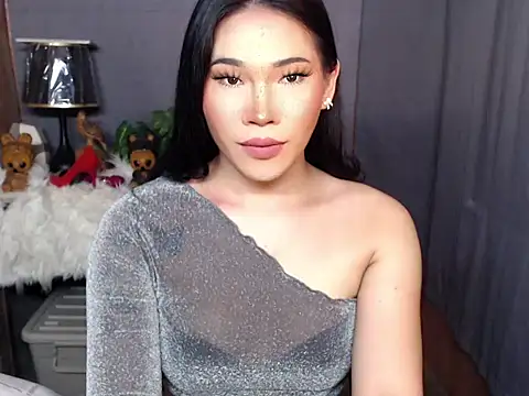 Ur Fantastic Lina online show from 03/23/26, 02:06