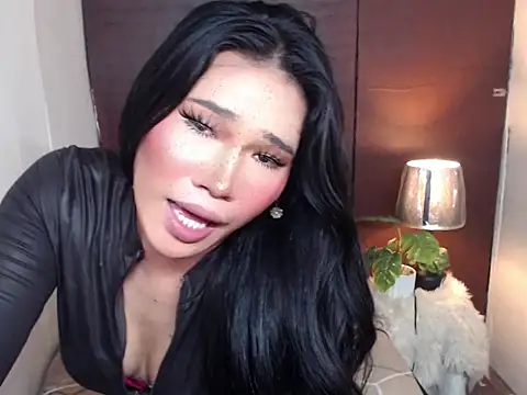 Ur Fantastic Lina online show from 04/11/26, 11:41