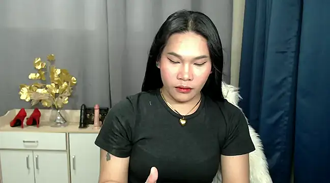 Snapshot of Ur_Fantastic_Lina chatting on 12/24/24, 06:50 Ur Fantastic Lina online show from 12/24/24, 06:50
