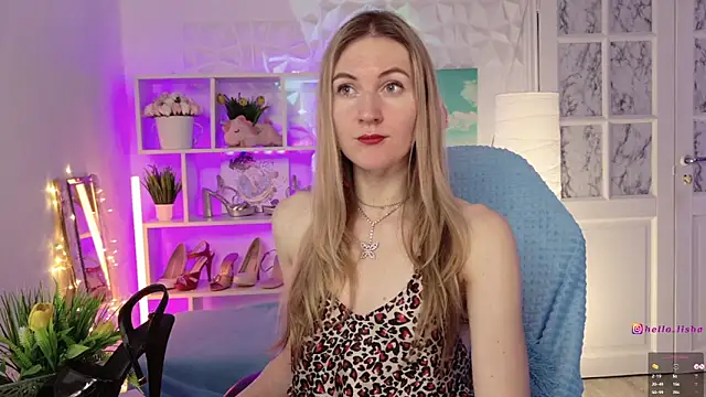 Snapshot of Hello_Lisha chatting on 02/14/25, 09:13 Hello Lisha online show from 02/14/25, 09:13