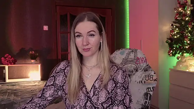 Hello Lisha online show from 12/18/25, 08:19