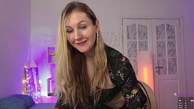 Snapshot of Hello_Lisha chatting on 03/10/25, 11:23 Hello Lisha online show from 03/10/25, 11:23