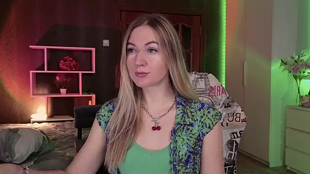 Hello Lisha online show from 11/21/25, 08:13