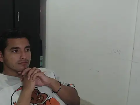 kylian 07 online show from 11/10/25, 02:16