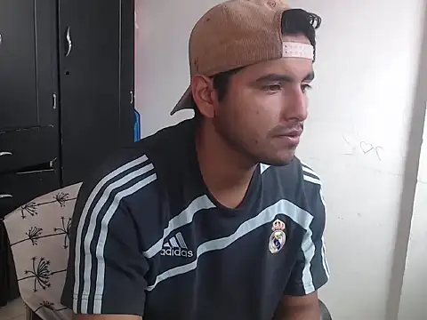 kylian 07 online show from 11/16/25, 06:34