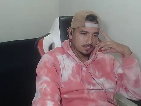 kylian 07 online show from 04/18/26, 04:04